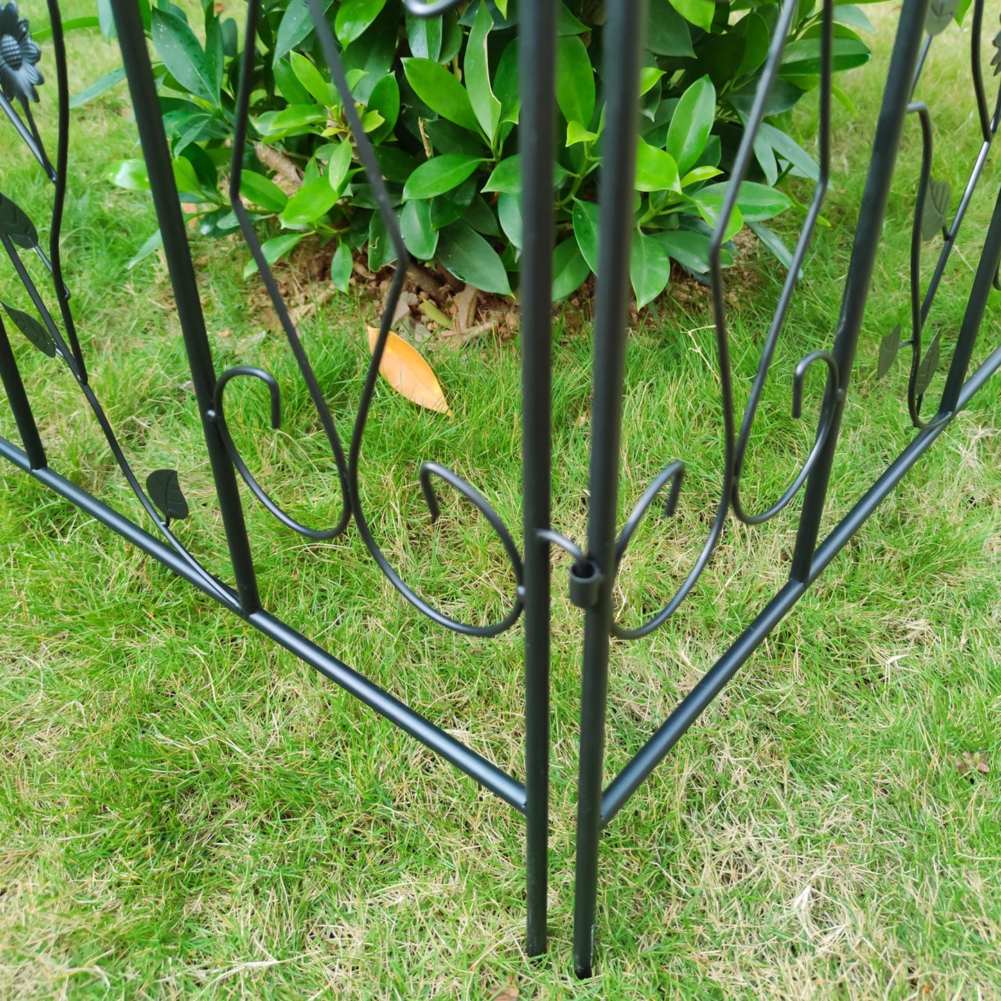 Five Pack Steel Decorative Garden Fence Panel Folding Border Fence
